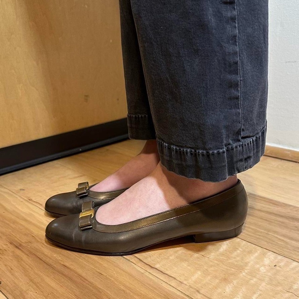 Salvatore Ferragamo Metallic Gold Flats - Picture 4 of 8